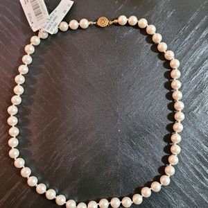 NWT Glass Pearl Necklace
